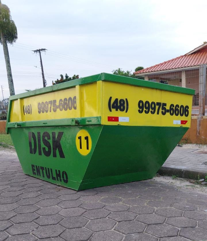 Caminhão caçamba
